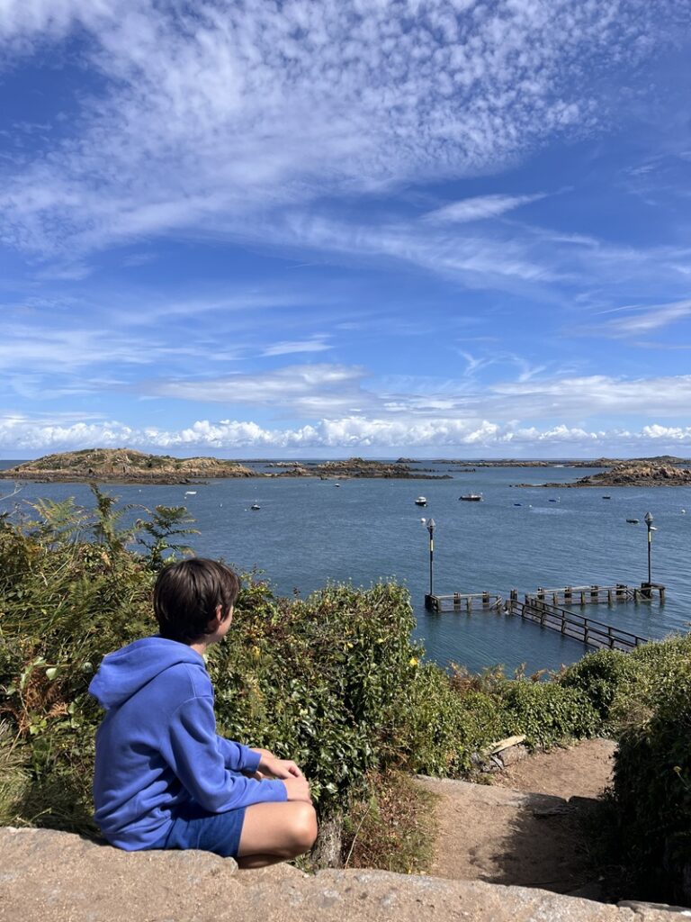 Visiter île Chausey en train depuis Paris