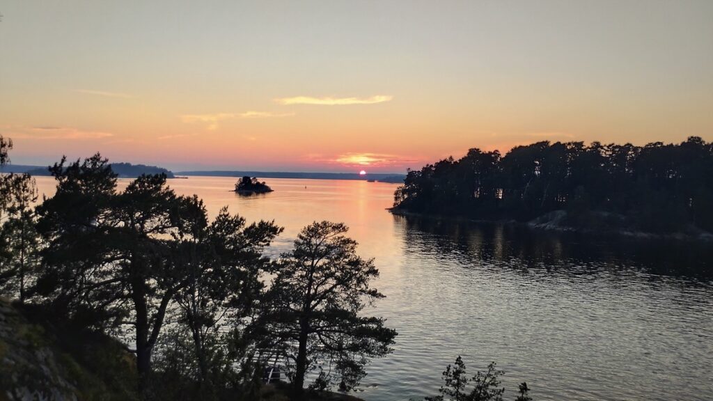 Un tour d'Europe à vélo et en train - stockholm - coucher de soleil