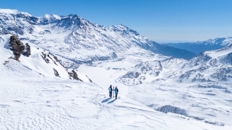 6 stations de ski accessibles en train dans les Alpes à (re)découvrir cet hiver